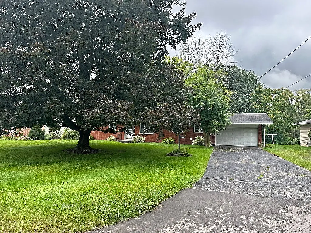 426 W Gloucester Dr photo 1