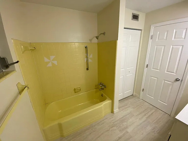 2385 Poinsettia Dr — Photo 15