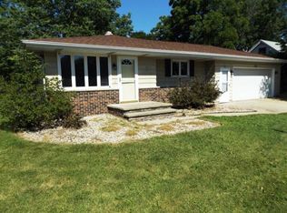 409 N White Oak Dr, Appleton, WI 54915