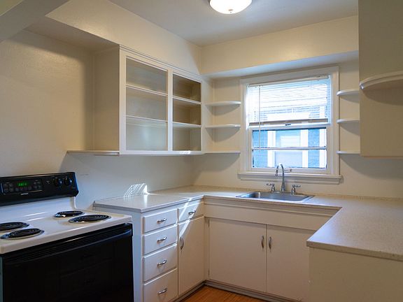 3rd image of 1215 Chemeketa St NE #273