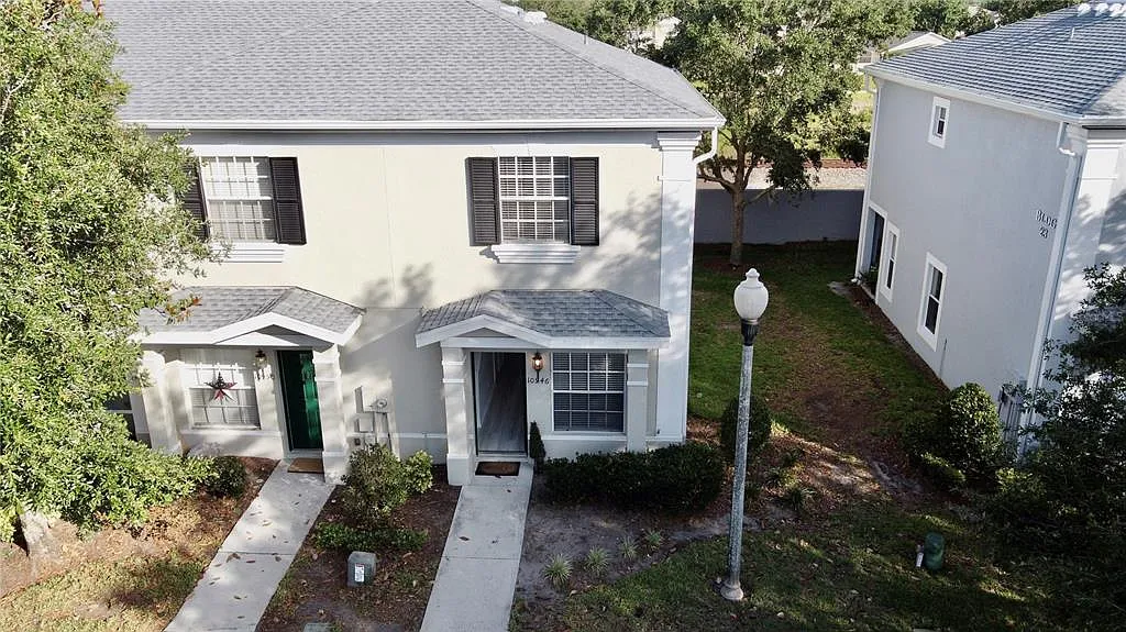 2 bed, 2.5 bath, 1071 sqft, $2,100 — Photo 3