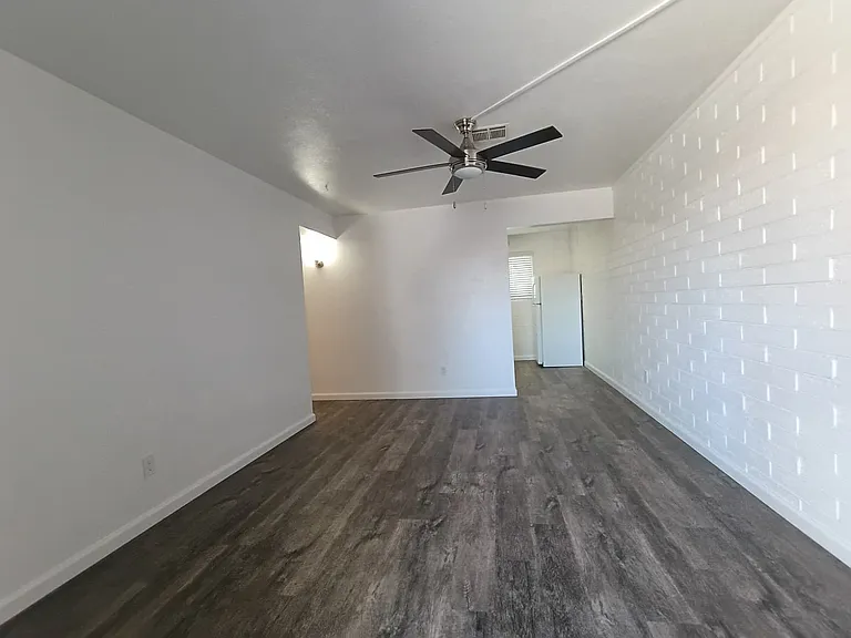 4917 E Willetta St #7B — Photo 8
