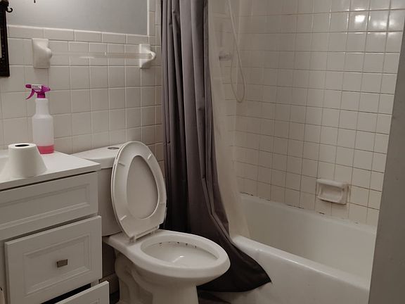 5th image of 509 Chicago Rd #11