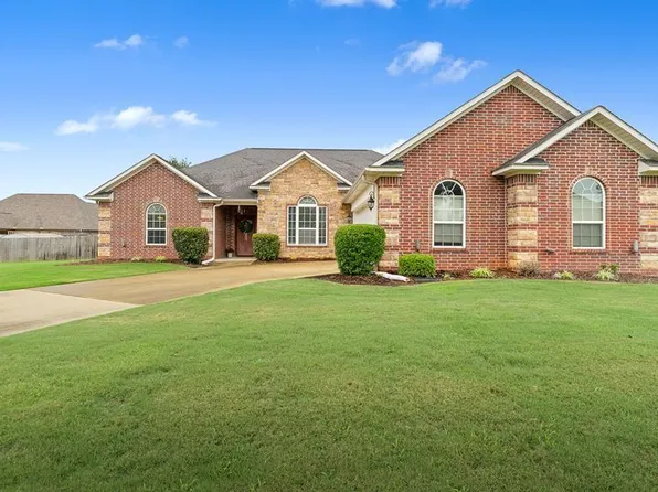 3 Silverleaf Ln, Texarkana, TX 75503