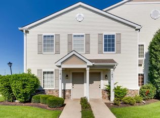 1831 Silverstone Dr, Carpentersville, IL 60110