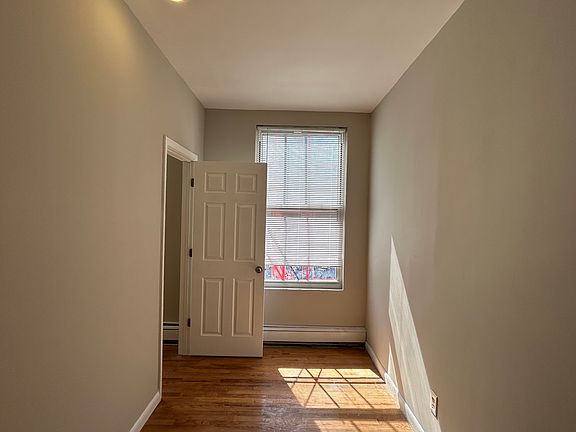 4th image of 523 Lenox Ave APT 1A
