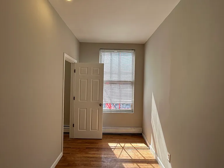 523 Lenox Ave #1A — Photo 4