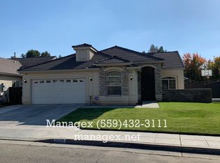 1031 E Oakmont Ave, Fresno, CA 93730