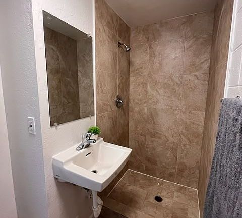 4th image of 1032 4th St #4