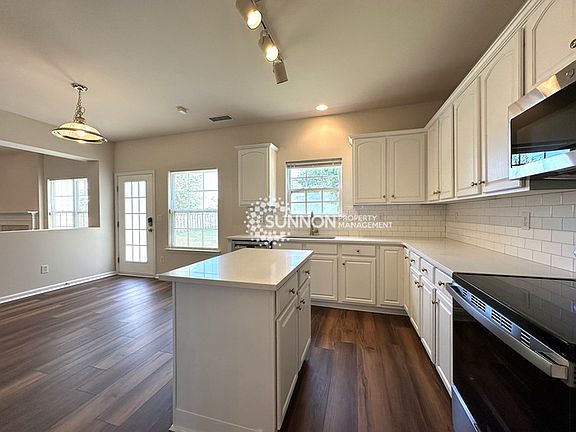 5th image of 3343 Crutchfield Pl
