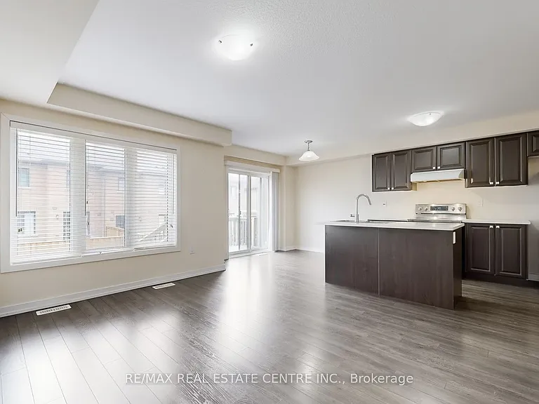 80 Scarletwood St — Photo 3