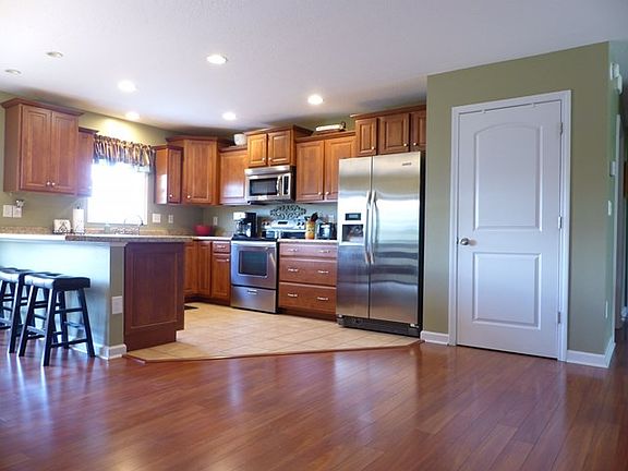 2nd image of 150 McGavock Ln