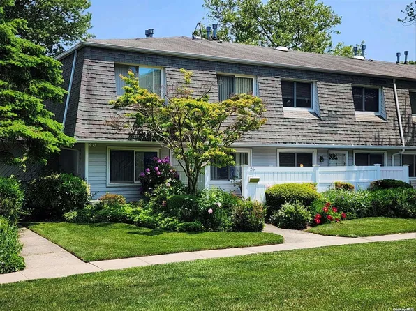 26 Storm Drive #26B, Holtsville, NY 11742