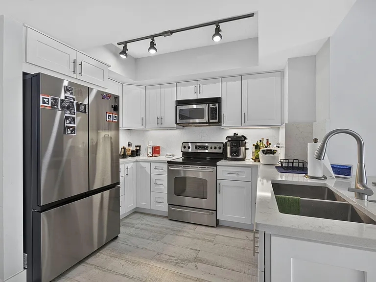 403 S Sapodilla Ave #502 — Photo 8