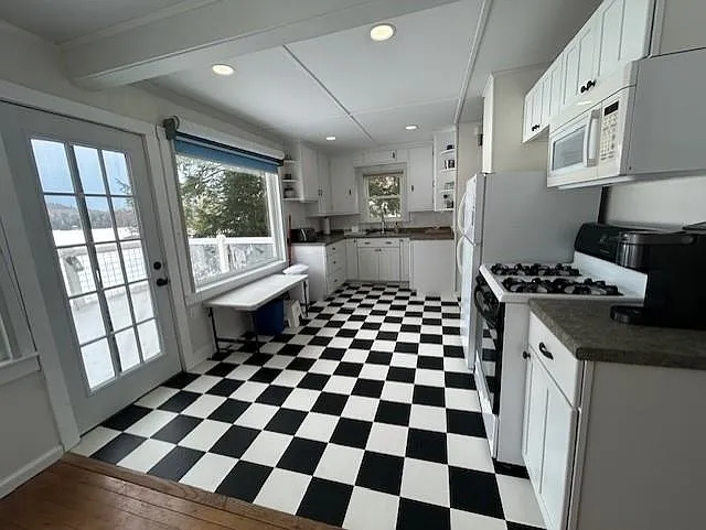 3 bed, 1800 sqft, $5,600 — Photo 3