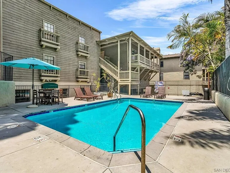 2215 Linwood St #C5 — Photo 24
