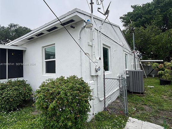 2nd image of 1733 NW 40th St