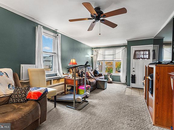 4th image of 214 Barlow Ave