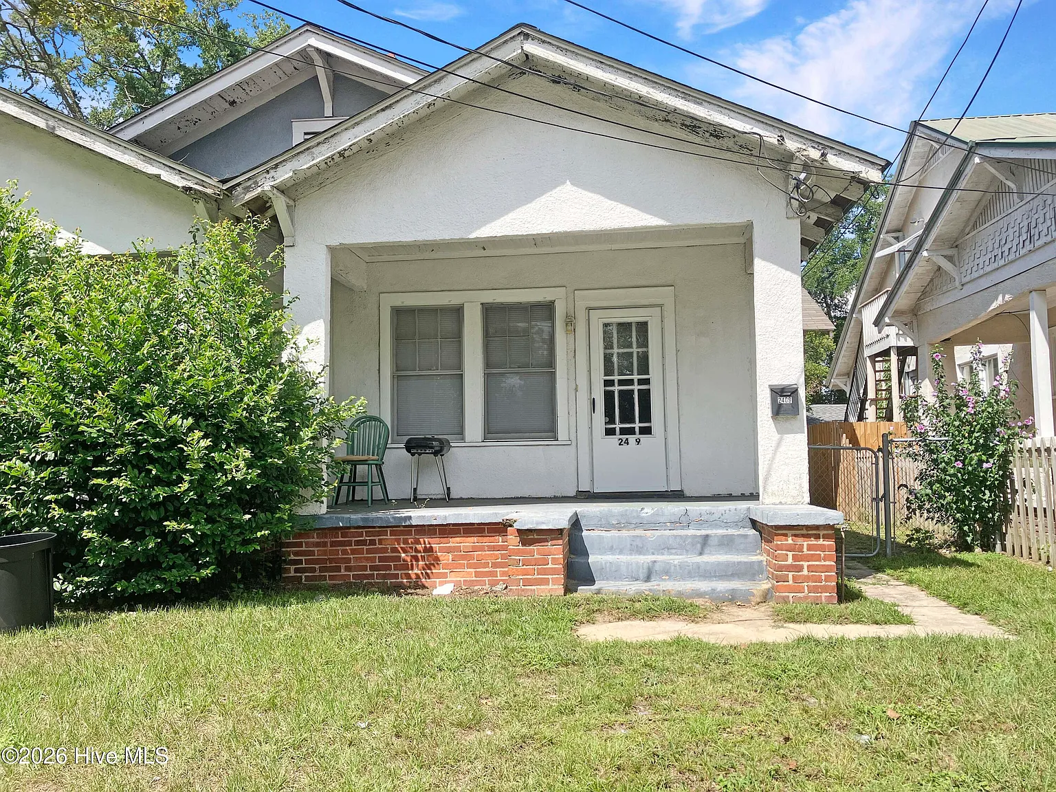 4 bed, 2.0 bath, $1,000 — Photo 1