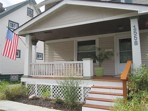 2nd image of 1558 Larchmont Ave