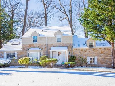 22 Old Field Lane, Great Neck, NY, 11020