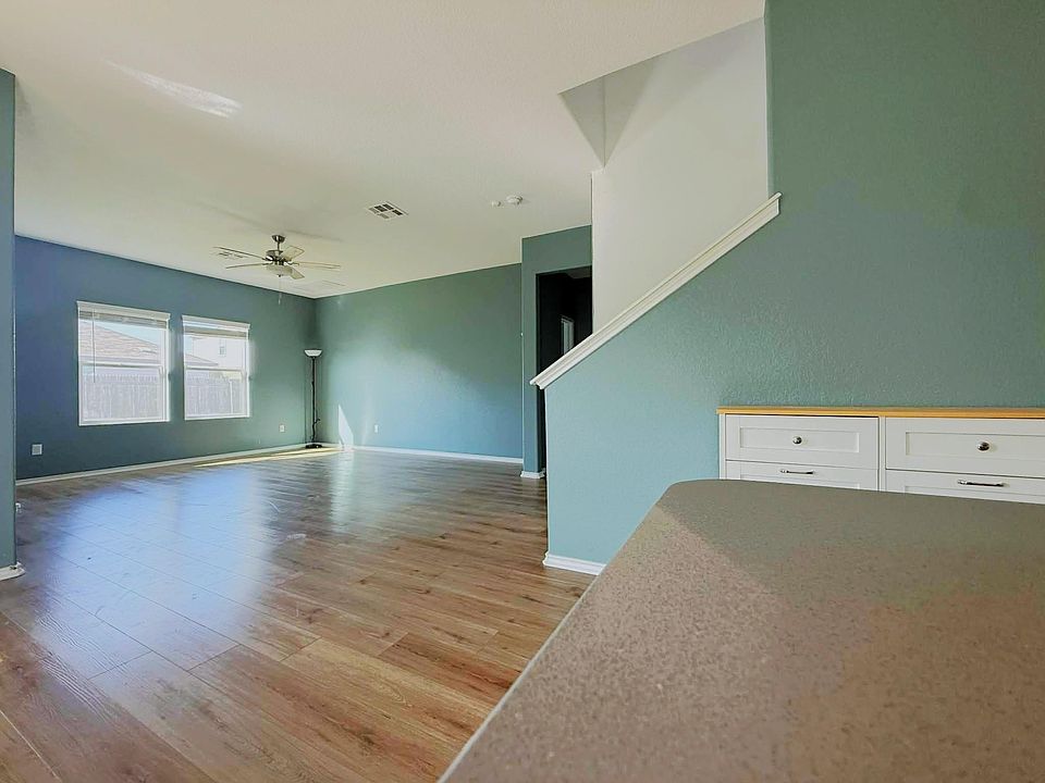 1st image of 207 Otter Rd