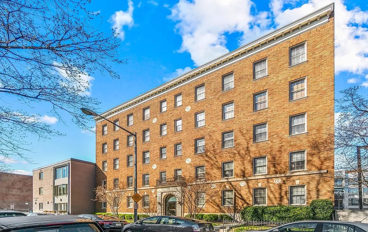Building Photo - 1417 Newton St NW #207