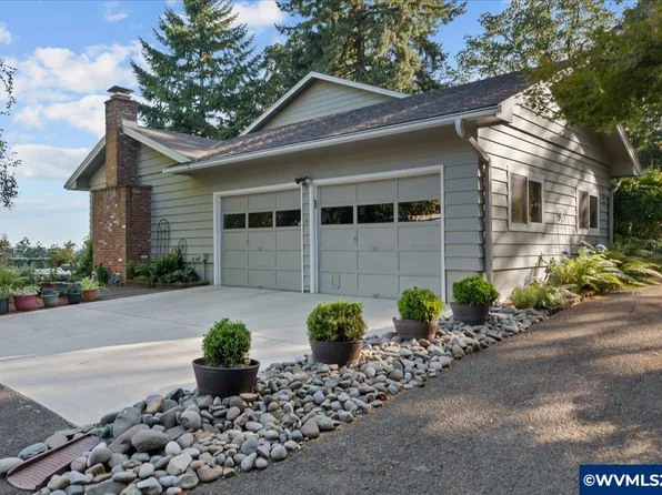 2155 Pioneer Rd, Dallas, OR 97338