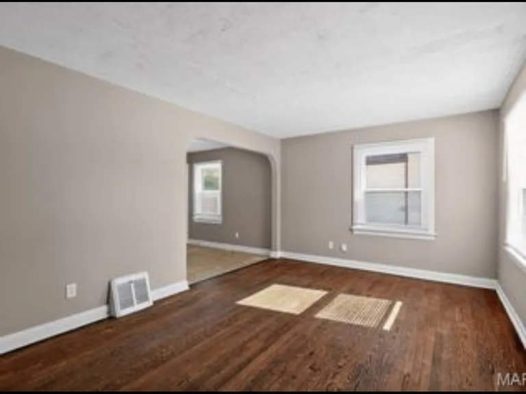 405 Estelle Ave — Photo 17