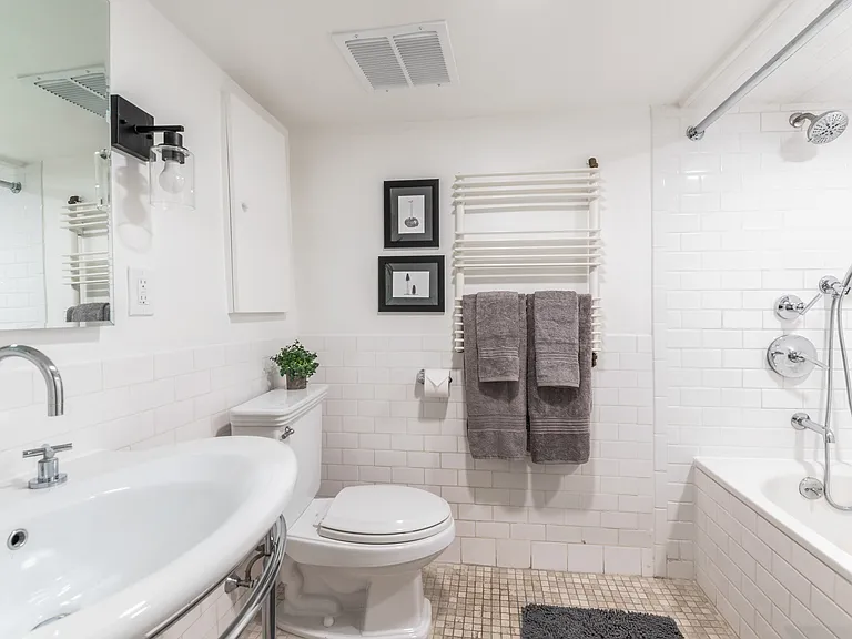 333 Adelphi St #1A — Photo 16