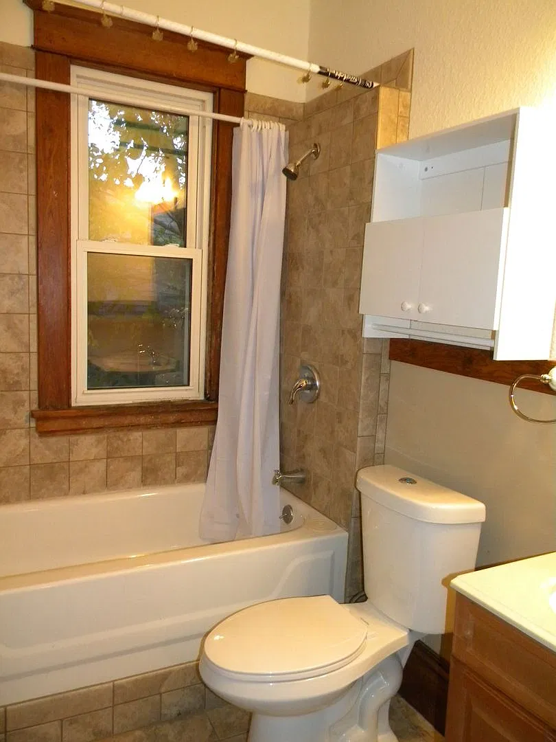 742BUCH — Photo 2