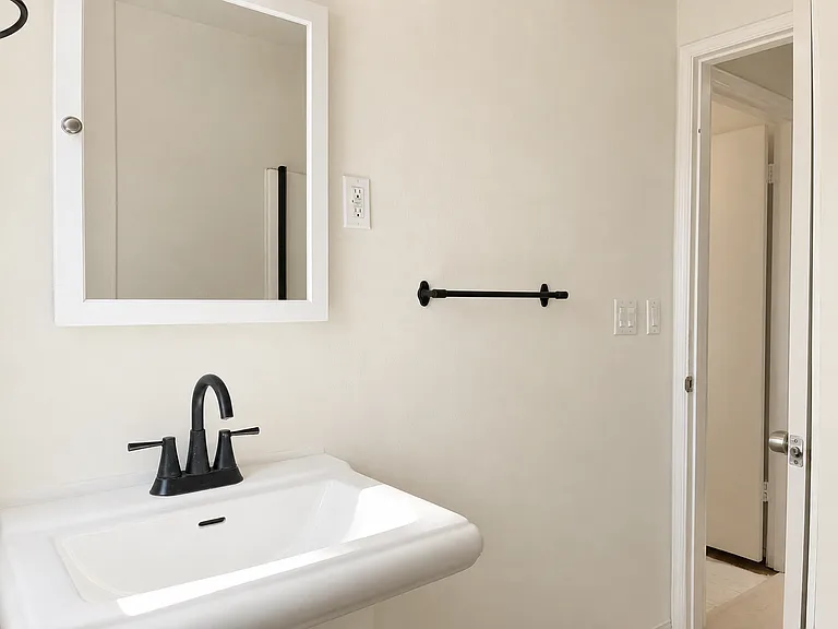 225 Abert Ave — Photo 4