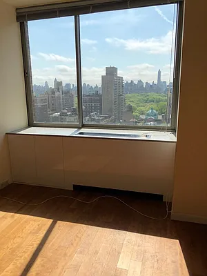 Rented by R New York | media 16