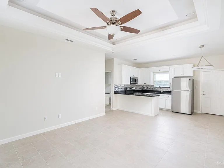 1040 N English Ave #1 — Photo 3