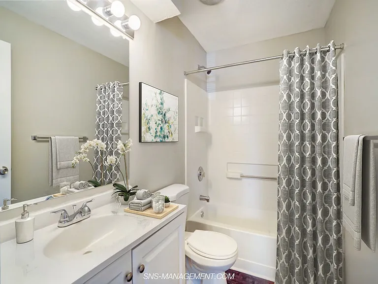 Southland Greens Apartments — Photo 24