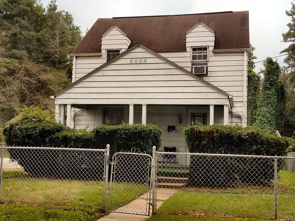 1st image of 1106 27th St