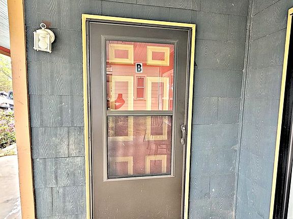 3rd image of 614 3rd Ave SW #B