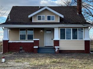 697 Sycamore Rd, Walkerton, IN 46574