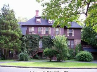 1076 Forest Rd APT 1, New Haven, CT 06515