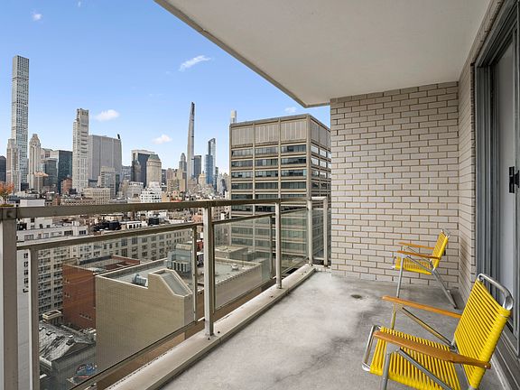5th image of 150 E 69th St #18S