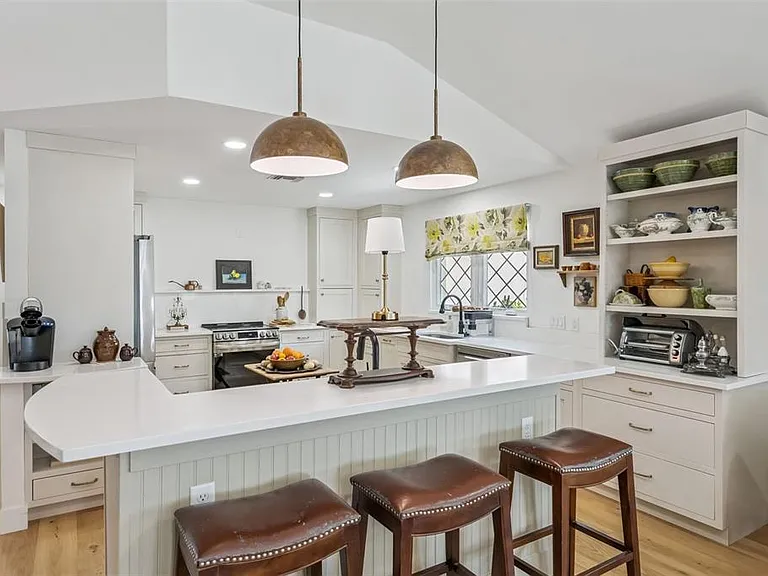 1304 Santa Rosa Ct — Photo 2