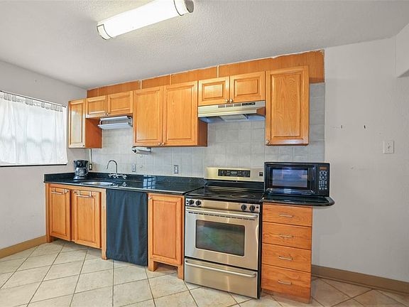 3rd image of 1559 BAYSHORE BOULEVARD