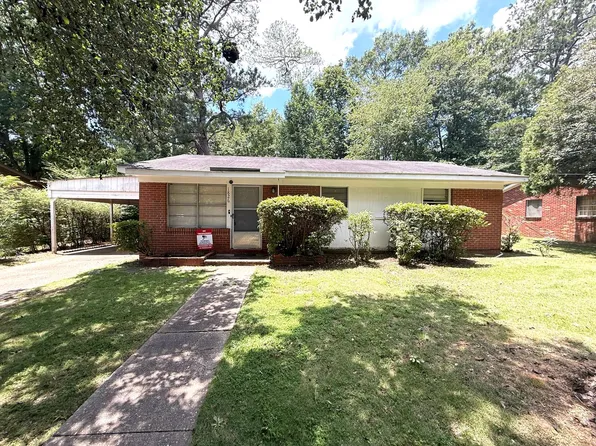 1826 Pinecrest Dr, Montgomery, AL 36107