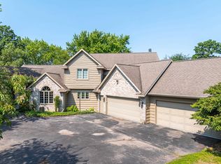 1749 Hawthorne Heights Dr, De Pere, WI 54115