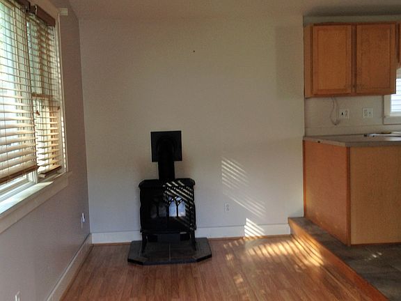 3rd image of 37 Woodside Ave