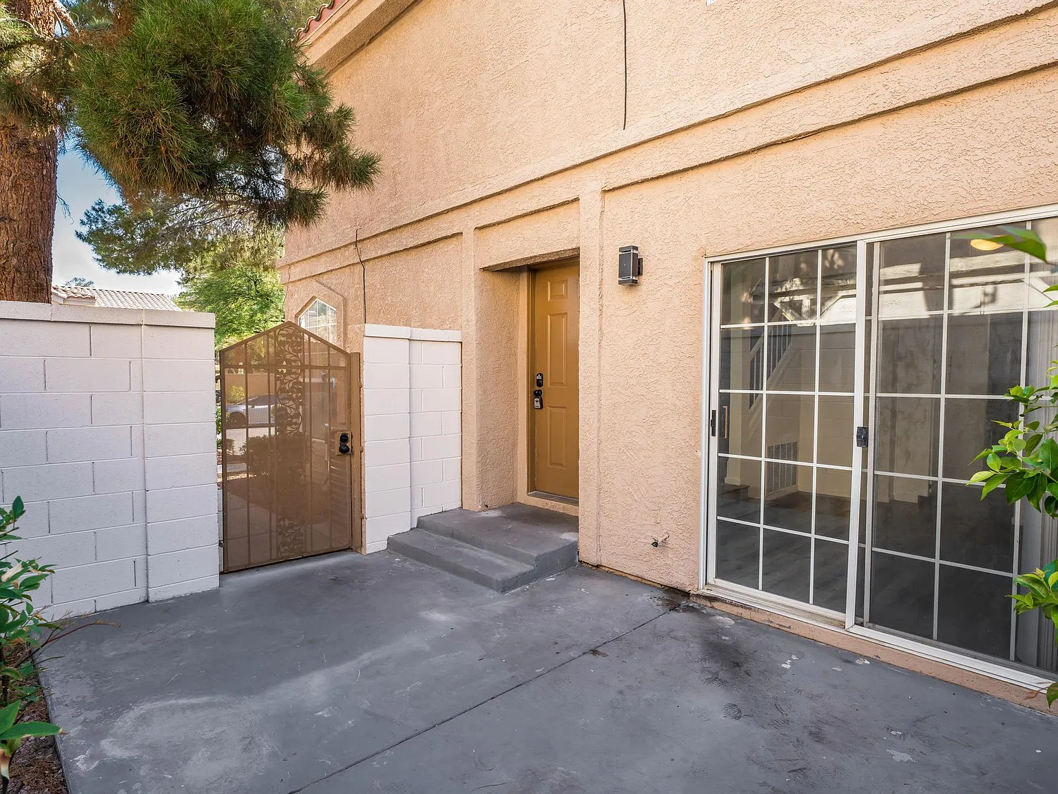 3 bed, 2.5 bath, 1541 sqft, $2,050 — Photo 4