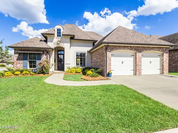 108 Coco Palm Ct, Youngsville, LA 70592
