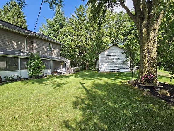 3rd image of 4589 Locustgrove Rd