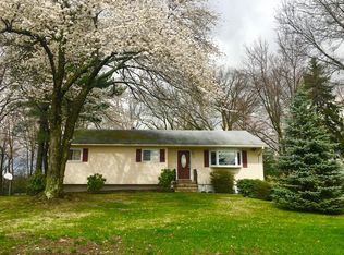 60 Ridge Rd, Valley Cottage, NY 10989