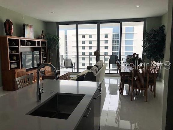 4th image of 100 1st Ave N Unit 1206